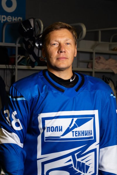 Устюжанин  Сергей